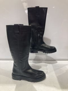 2 X JOHN LEWIS AND/OR TABIE LONG BOOTS BLACK LEATHER EUR 41 AND JOHN LEWIS TUCKER LONG BOOTS BROWN LEATHER EUR 39 TOTAL RRP £324