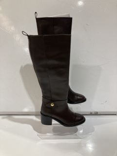 2 X JOHN LEWIS SHOES TO INCLUDE SAGE BROWN CHOCOLATE BOOTS SIZE 3 AND SYNDIE BURGUNDY BOOTS SIZE 4 TOTAL RRP £159