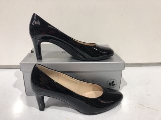 2 X GABOR SHOES TO INCLUDE EDINA BLACK HEELS SIZE 7.5 TOTAL RRP £94