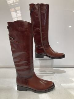 2 X GABOR ANIMATE LONG BOOTS BROWN SIZE 4.5 AND GABOR FRANCES LONG BOOTS BLACK SIZE 7.5 TOTAL RRP £300