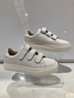 JOHN LEWIS FAWNE WHITE SIZE 8 AND 5 RRP £190