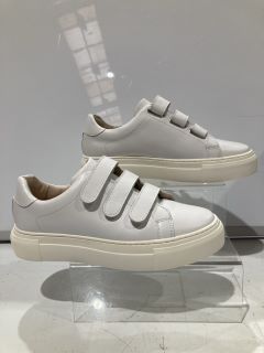 JOHN LEWIS FAWNE WHITE SIZE 8 AND 5 AND GABON SIZE 7  RRP £255