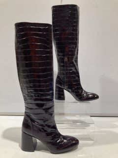 STUART WEITZMAN FLAREBLOCK 85 SLOUCH BOOTS PLUM CROC LEATHER EUR 39 RRP £933