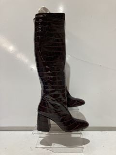 STUART WEITZMAN FLAREBLOCK 85 SLOUCH BOOTS PLUM CROC LEATHER EUR 38 RRP £933