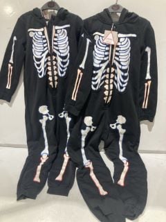 A QTY OF CHILDREN'S CLOTHING TO INCLUDE A GLOW IN THE DARK SKELLINGTON ONESIE AGE 11 YEARS RRP £162