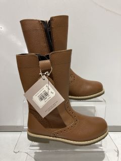 QTY OF JOHN LEWIS ISOBEL BROWN BOOT EU 28 AND ISOBEL BROWN BOOT EU 30 TOTAL RRP £55.7