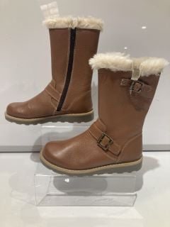 QTY OF JOHN LEWIS LEIA TAN BOOT EU 37 AND LEIA TAN BOOT EU 37 TOTAL RRP £61