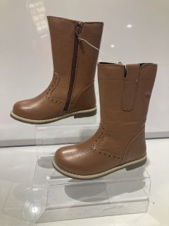 QTY OF JOHN LEWIS ISOBEL BROWN BOOT EU 29 AND ISOBEL BROWN BOOT EU 28 TOTAL RRP £74.9