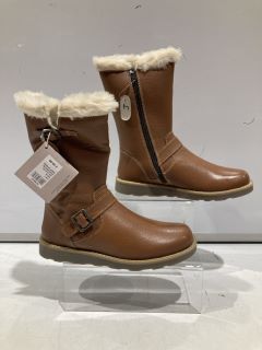 2 X JOHN LEWIS ISOBEL 2 BOOTS BLACK SIZE 32 AND JOHN LEWIS LEIA 2 BOOTS TAN SIZE 36 TOTAL RRP £100