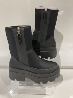 JOHN LEWIS OTTO BOOT UK SIZE 4 TO INCLUDE UGG BRISBANE MID BOOT UK SIZE 5 TOTAL RRP £150