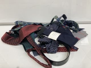 BOX OF ASSORTED ITEMS TO INC CHARLES TYRWHITT BLUE FLORAL TIE BLIN RP £150