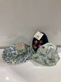 BOX OF ASSORTED ITEMS TO INC JOHN LEWIS REFLCTY BEANIE HAT 9-12YRS