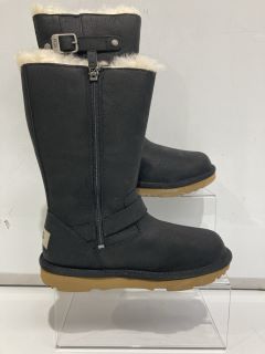 UGG KENSINGTON II SIZE EUR 33.5 RRP £135