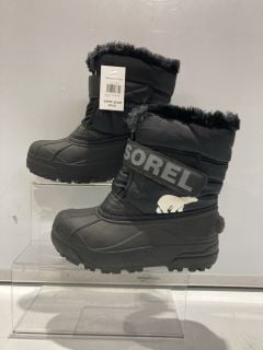 SOREL CHILDRENS SNOW COMMANDER BLACK,CHARCOAL SIZE UK 12  TO INC SOREL YOUTH WHITNEY II PUFFY MID WP BLACK SIZE EUR 34