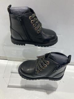 2 X JOHN LEWIS COCO BOOT BLACK SIZE C4 & C6 TO INC JOHN LEWIS ZAYNN BOOT KHAKI SIZE C5 TOTAL RRP £100