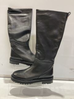 JOHN LEWIS SANTA BK BOOT SIZE UK 41 TO INC JOHN LEWIS TUCKER SIZE 40 TOTAL RRP £150