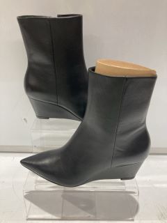 JOHN LEWIS OCTOBER BK BOOT SIZE UK 37 TO INC JOHN LEWIS PEPPERMINT GYMI SIZE 37 TOTAL RRP £100