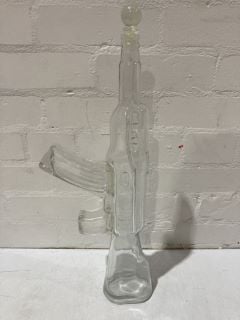 AK47 PISTOL SHAPE 7PCS DECANTER WITH WOODEN STAND 4 WHISKEY CUPS AND ASHTRAY TOTAL RRP £170 (ID MAY BE REQUIRED)