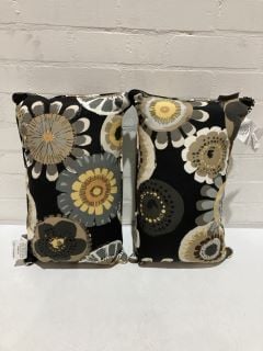 QTY OF ITEMS INCLUDING BLUE YELLOW WHITE FLOWER PATTERN COUCH PILLOWS