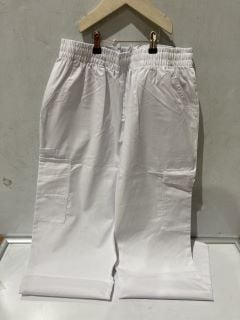 QTY OF ITEMS INCLUDING ADAR WOMENS PANTS WHITE LARGE