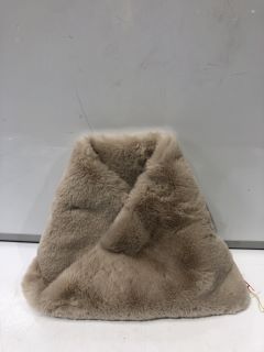 A QTY OF WHITE COMPANY ITEMS TO INCLUDE FAUX FUR SNOOD - NUDE - TOTAL RRP £98