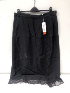 THE WHITE COMPANY LACE TRIM SKIRT SIZE 18 IN BLACK COLOUR  - RRP £119