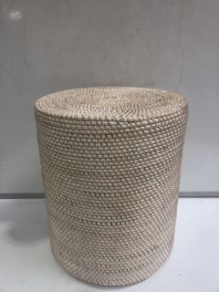 THE WHITE COMPANY WHITEWASHED MALTON RATTAN STOOL – H42XW37L37CM – WHITE - RRP £150