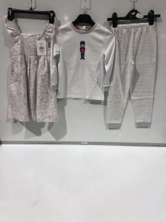 3 X THE WHITE COMPANY CHOLDRENS CLOTHING ITEMS TO INCLUDE SOLDIER PYJAMA SET 3-4 YEARS TOTAL RRP £75