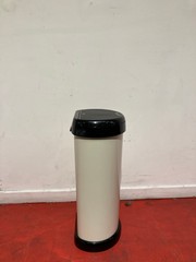 WHITE DUST BIN WITH LID