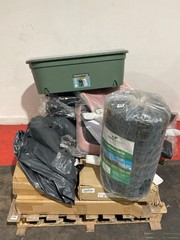 PALLET OF ASSORTED ITEMS TO INCLUDE PLASTIC MESH FENCING, PINK OFFICE CHAIR, RAISED PLANT WITH COVER