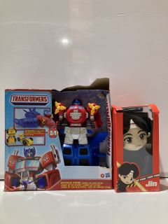 QTY OF ASSORTED ITEMS TO INCLUDE SAVANT VINYL FIGURE FUNKO POP, TRANSFORMERS OPTIMUS PRIME JUMBO JET WING RACER