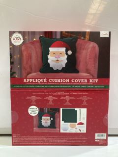 A QTY OF ASSORTED ITEMS TO INCLUDE DOCRAFTS SIMPLE MAKE CRAFT KITS CUSHION COVER KIT, CARTE BLANCHE CHRISTMAS WRIST RATTLE AND BIB SET FOR BABIES