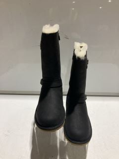 1 X UGG KENSINGTON II BOOTS BLACK UK 5 RRP £135