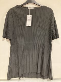 QTY OF WOMEN'S CLOTHING TO INCLUDE MANGO BLUE/WHITE STRIPED T SHIRT SIZE 8