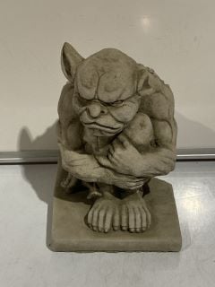 STONE GRUMPY GREMLIN GARDEN ORNAMENT