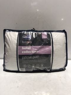 QTY OF SILENTNIGHT LUXURY COLLECTION HOTEL PILLOWS