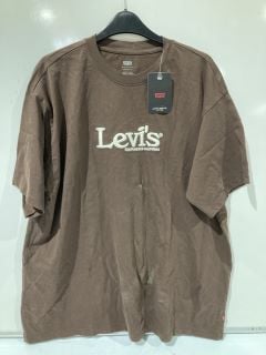 QTY OF MENS CLOTHING TO INCLUDE LEVIS VINTAGE FIT TEE SIZE L