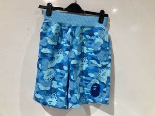 QTY OF KIDS CLOTHING TO INCLUDE BATHING APE BLUE CAMO JUMPER