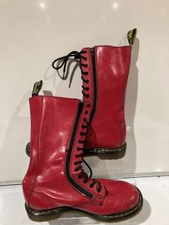 DR MARTENS RED PATENT LEATHER BOOTS & DR MARTENS CHURCH VINTAGE LEATHER BOOTS TOTAL RRP £350