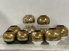 11 X ASSORTED ORNAMENTS TO INCLUDE SMALL GLITZ VASE IN BLACK / GOLD (COLLECTION ONLY)