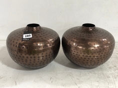 2 X NAILAM VASE ROUND IN BRONZE (COLLECTION ONLY)