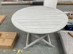 OUTDOOR ROUND TABLE IN GREY WOOD