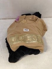 3 X ASSORTED WOMEN'S CLOTHING TO INCLUDE GUESS WOMEN'S LOGO T-SHIRT - LIGHT BROWN/GOLD SIZE L