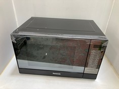 PANASONIC MICROWAVE OVEN IN BLACK - MODEL NO.: NN-ST46KB