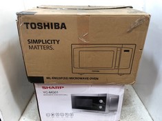 SHARP 20L 800W MICROWAVE OVEN WITH GRILL YC-MG01 TO INCLUDE TOSHIBA 800W MICROWAVE OVEN ML-EM23P(SS)