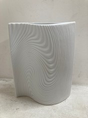 9 X STONE THE CROWS LARGE VASE - WHITE - TOTAL RRP £162