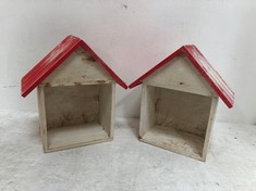 24 X STONE THE CROWS SINGLE SHELF-RED-BATHING HUTS - TOTAL RRP £384