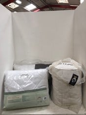 3 X JOHN LEWIS ASSORTED BEDDING TO INCLUDE JOHN LEWIS WATERPROOF QUILTED MATTRESS PROTECTOR - WHITE - SUPER KING SIZE