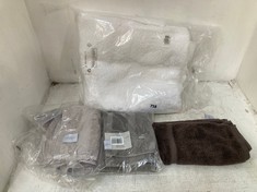 QTY OF ASSORTED TOWELS TO INCLUDE EGYPTIAN COTTON TOWEL