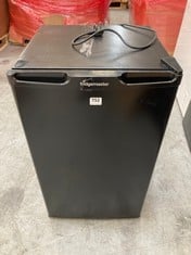 FRIDGEMASTER UNDER COUNTER FRIDGE IN BLACK - MODEL NO. MUL49102MB - RRP £100 (ZONE 2)